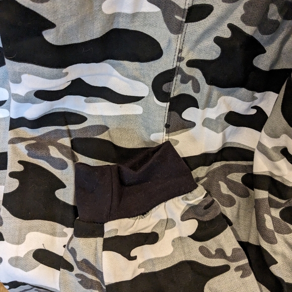 Girls footless onesies, desert print, one size - Picture 2 of 4